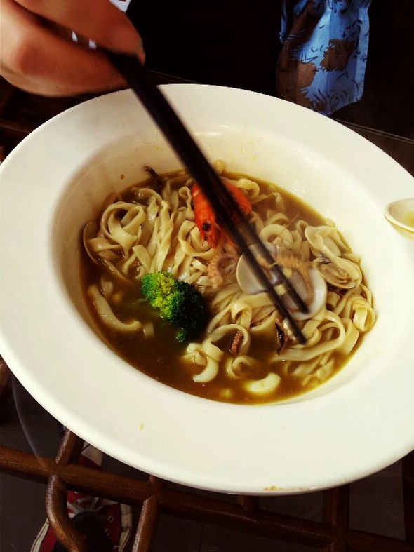 咖喱海鲜面_咖喱牛肉_菠萝咖喱炒饭
