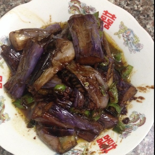 吃了茄子后腹痛、头重脚轻、想吐恶心是为什么