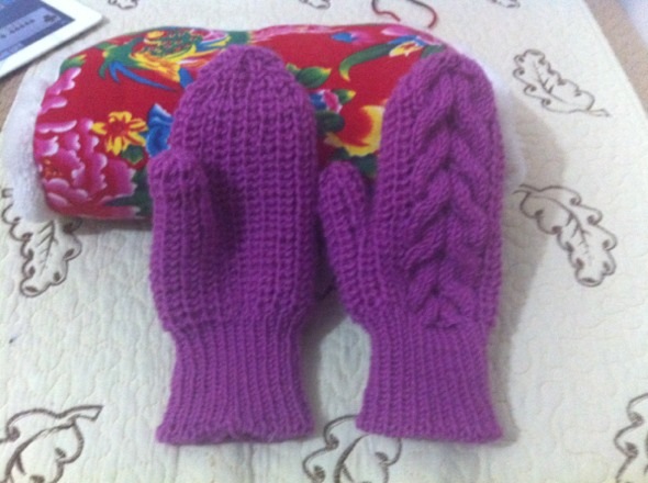 自己编织的毛线手套