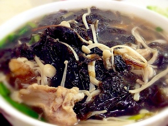 紫菜菌菇排骨汤