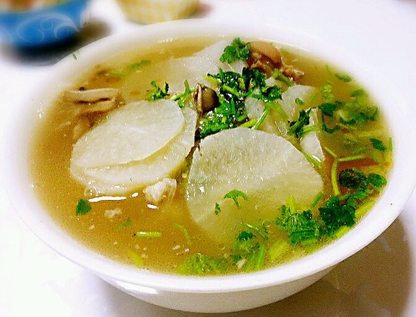 香菇萝卜大骨汤