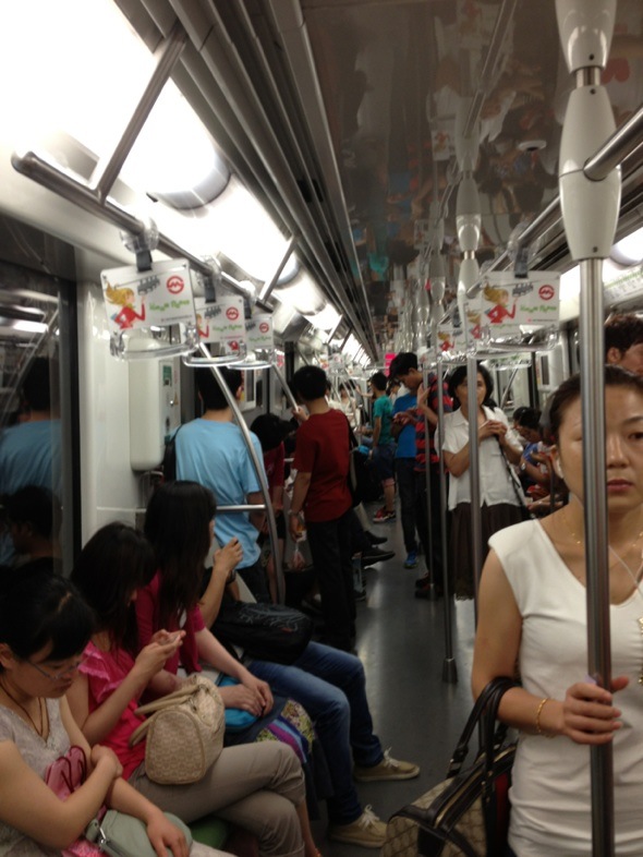 坐地铁去上海超巿看看